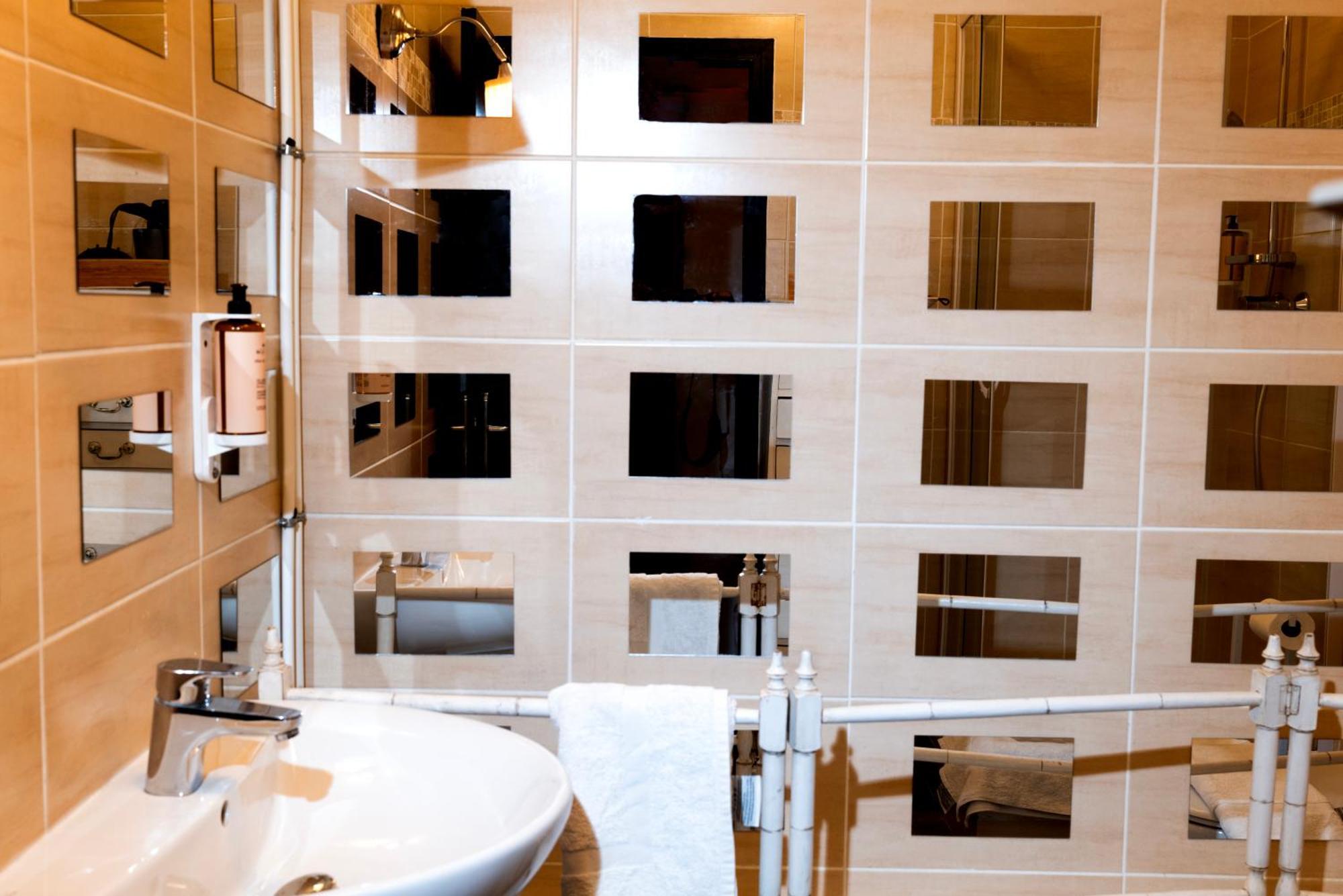 Lou Pitchoun Luxe Et Serenite Au Coeur De Saint-Tropez Suite Familiale Avec Chambre Separee Avec Jardin Enchanteur Pour 4 Adultes Et 1 Enfant Ngoại thất bức ảnh